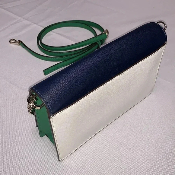 KATE SPADE ♠️ Women’s Purse, comes with/Crossbody Strap, Great Condition❣️ - Picture 2 of 6